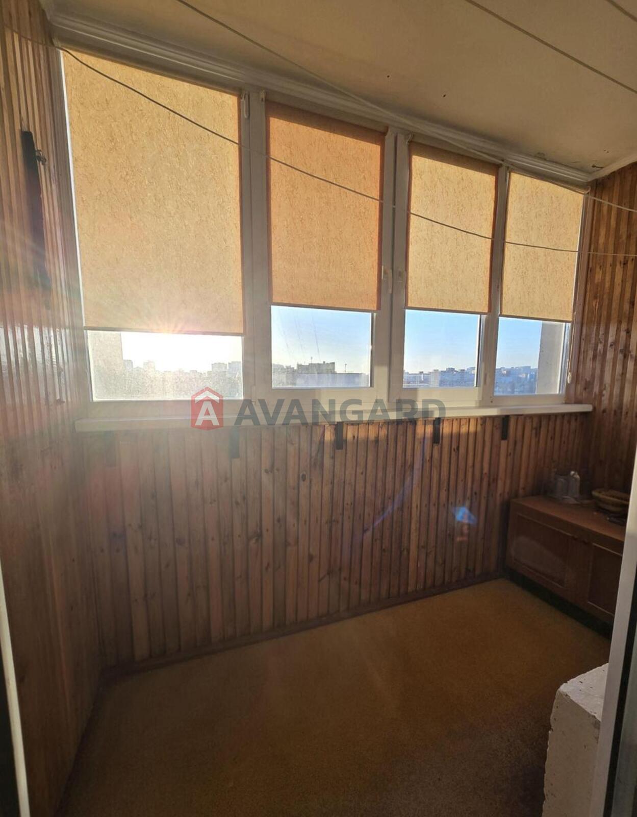 3 ��. ��������, 71/-/8 ��. �., 11/16 ������ ���� 13