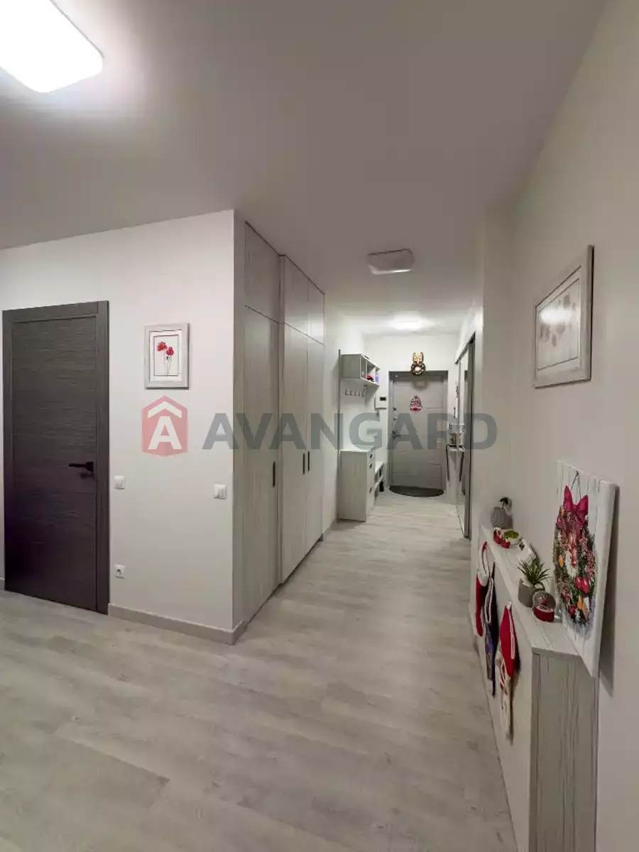 4 ��. ��������, 130/-/50 ��. �., 8/10 ������ ���� 14