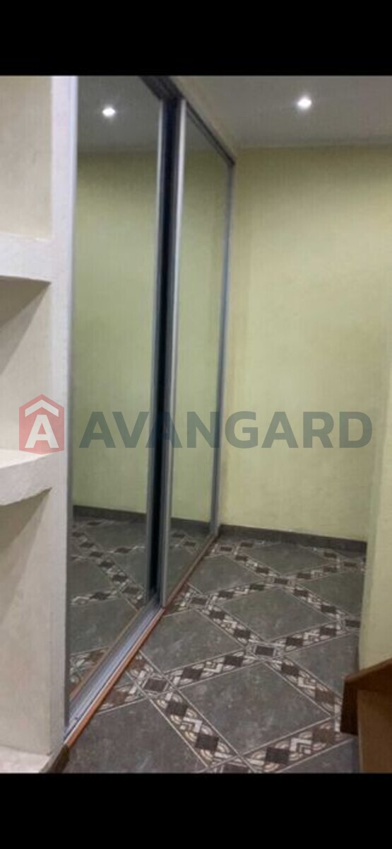 4 ��. ��������, 134/-/12 ��. �., 10/12 ������ ���� 10