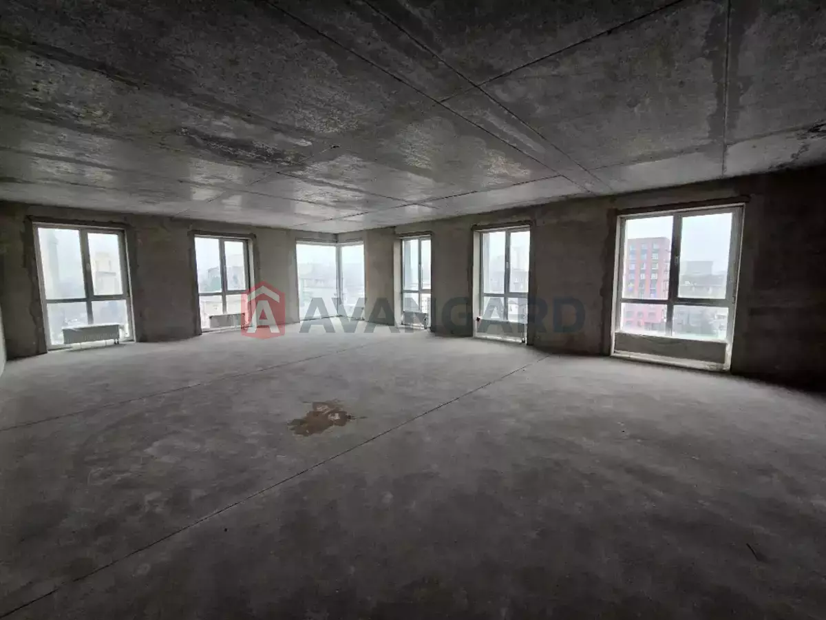 3 ��. ��������, 107/73/18 ��. �., 10/10 ������ ���� 28