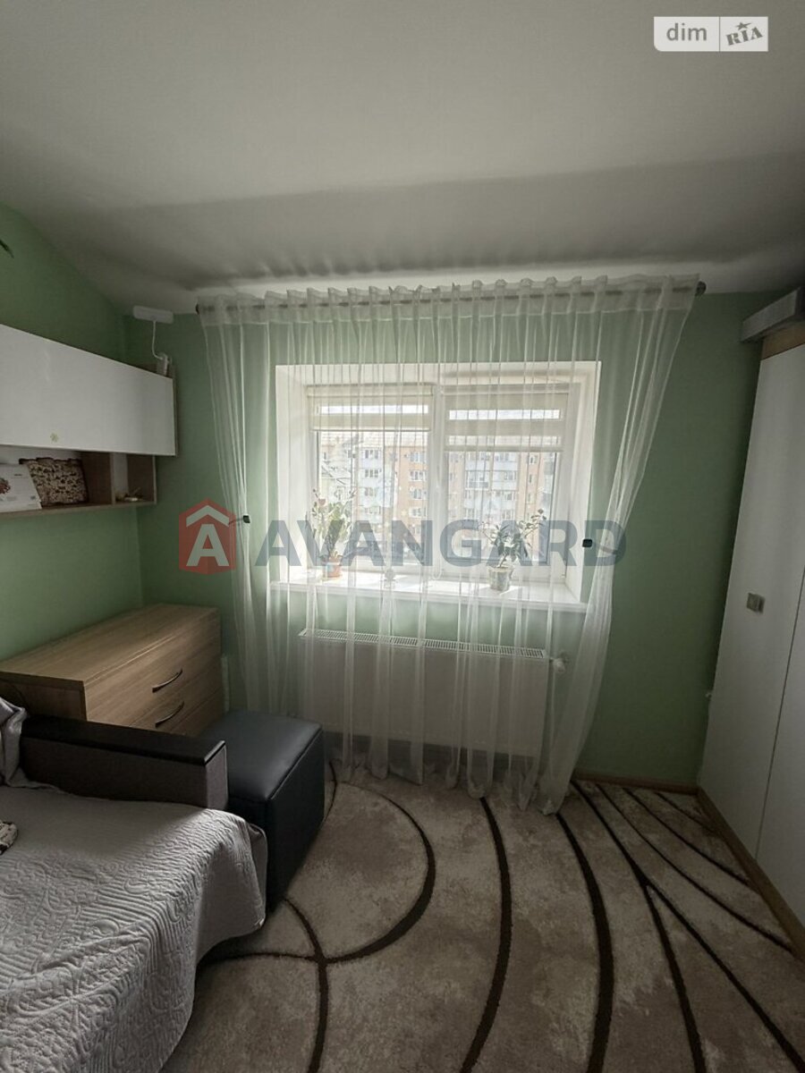 1 ����. ��������, 40/18/12 ��. �., 5/5 ���� ���� 11