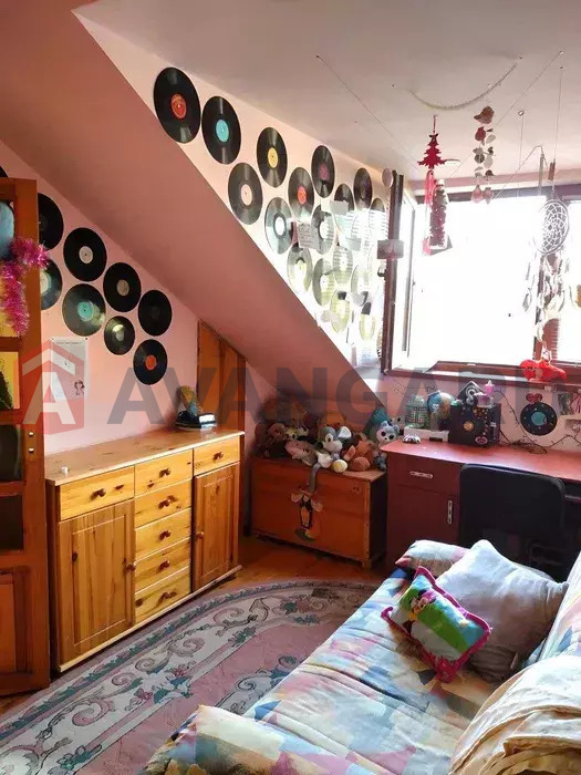 3 ��. ��������, 105/-/12 ��. �., 2/2 ������ ���� 7