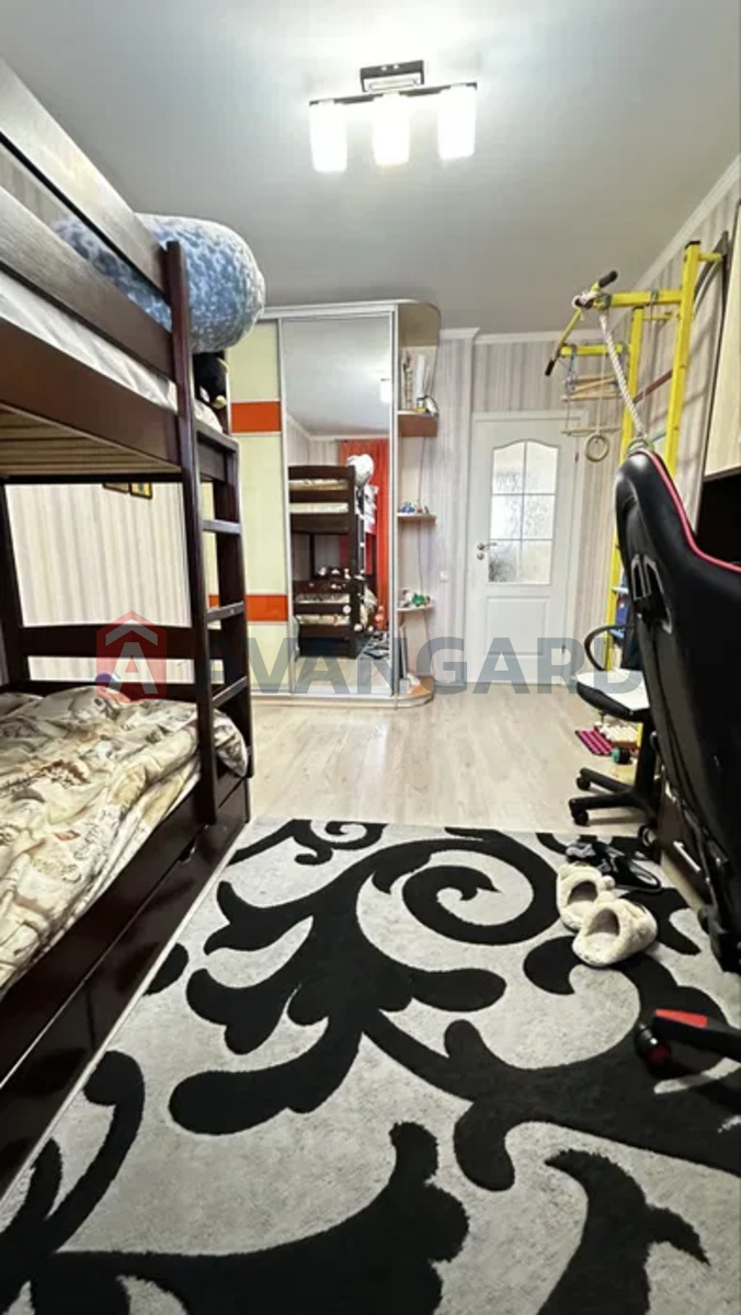 1 ��. ��������, 70/-/15 ��. �., 7/10 ������ ���� 4