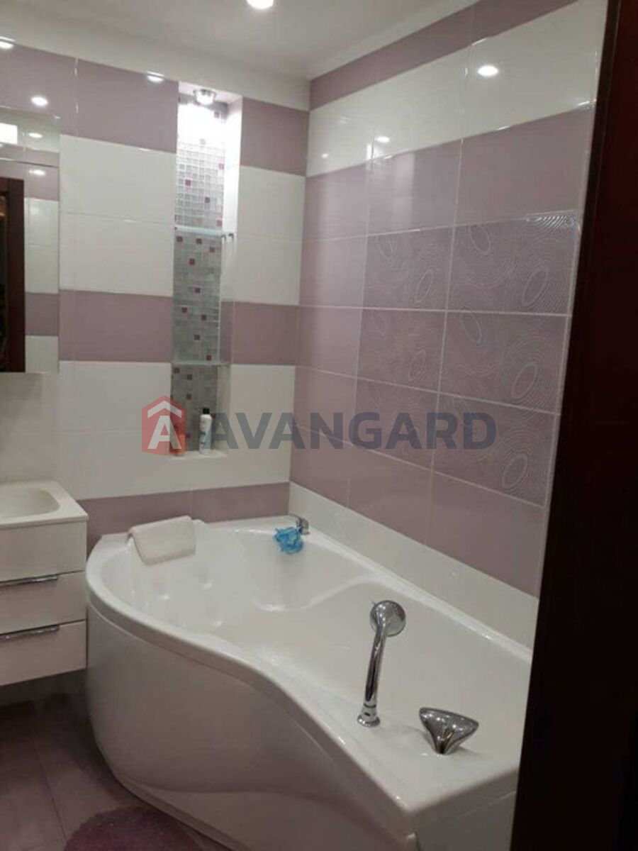 3 ��. ��������, 72/-/9 ��. �., 9/9 ������ ���� 10