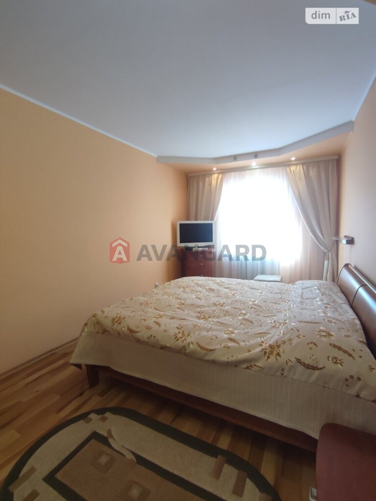 4 ��. ��������, 119/-/- ��. �., 5/5 ������ ���� 15