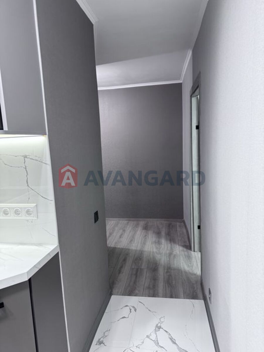 1 ��. ��������, 33/17/6 ��. �., 3/5 ������ ���� 14