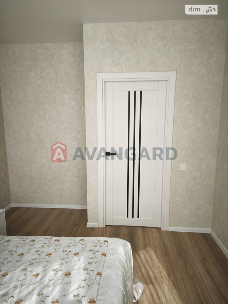 2 ��. ��������, 68/36/21 ��. �., 1/8 ������ ���� 14