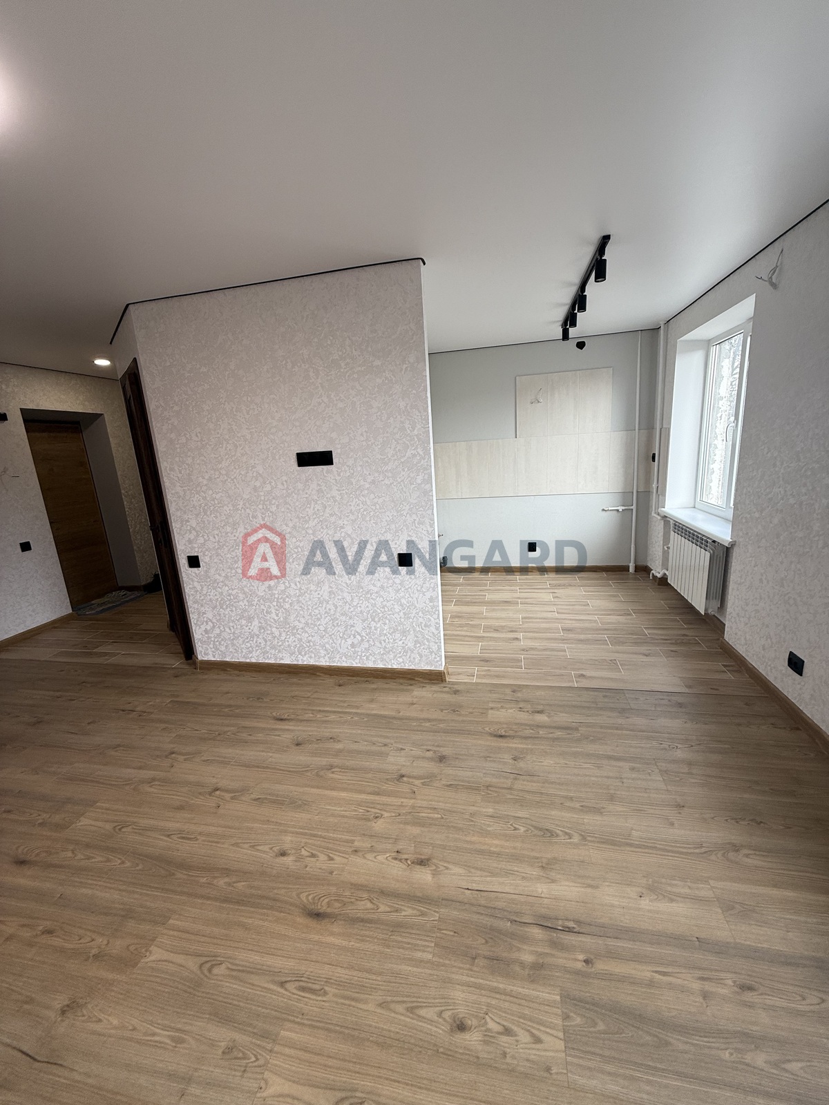 2 ��. ��������, 48/30/8 ��. �., 3/9 ������ ���� 20