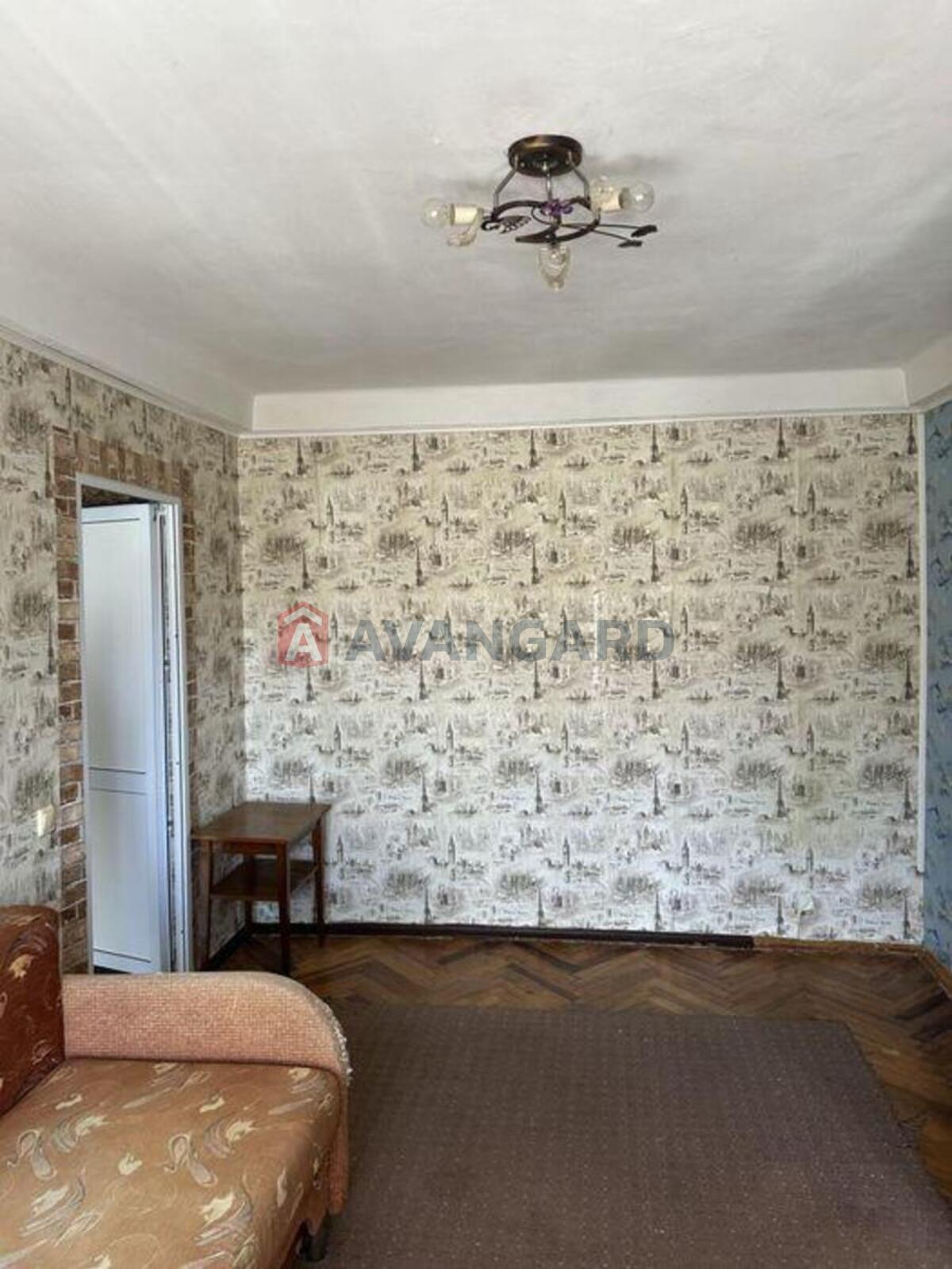 1 ��. ��������, 30/-/7 ��. �., 5/5 ������ ���� 4