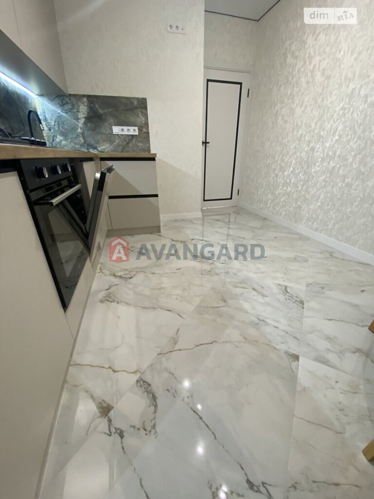 1 ����. ��������, 40/-/11.5 ��. �., 7/11 ���� ���� 27