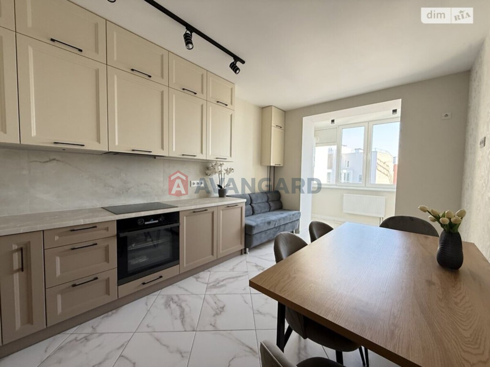 2 ��. ��������, 80/41/19 ��. �., 10/10 ������ ���� 1