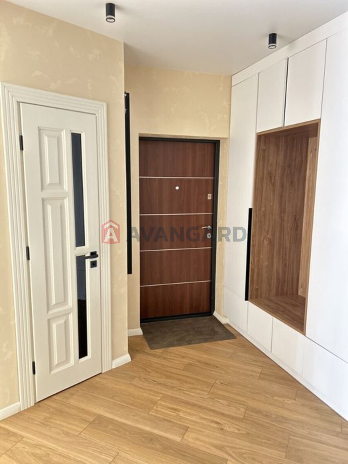 3 ��. ��������, 70/-/25 ��. �., 5/8 ������ ���� 8