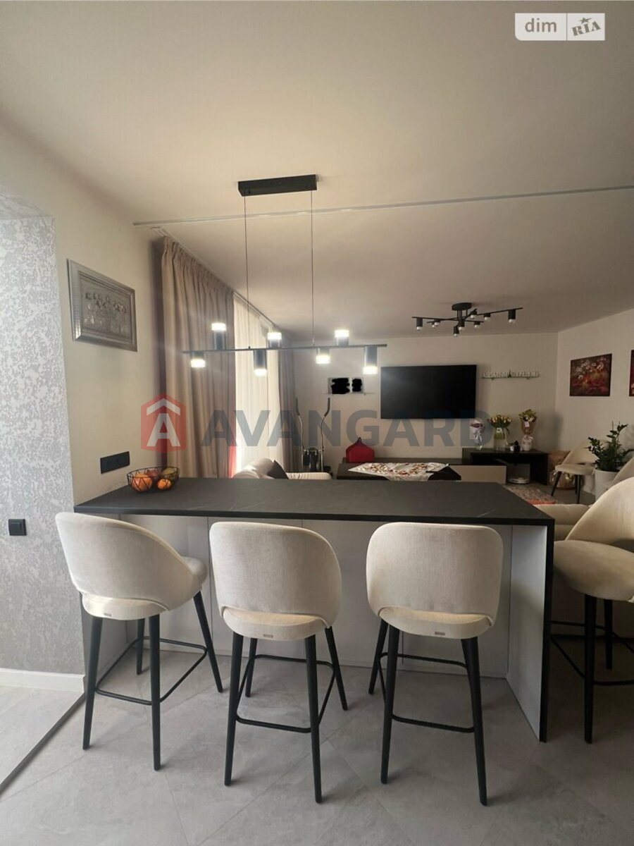 3 ��. ��������, 94/53/- ��. �., 7/9 ������ ���� 17