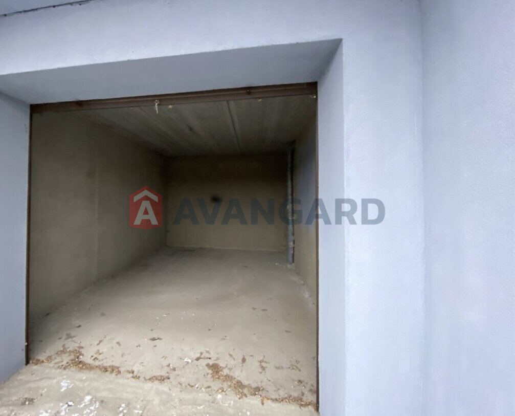 1 ��. ��������, 54/-/22 ��. �., 2/3 ������ ���� 8