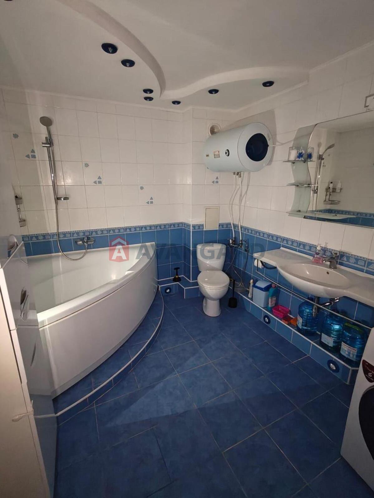 3 ��. ��������, 72/42/8 ��. �., 13/16 ������ ���� 15