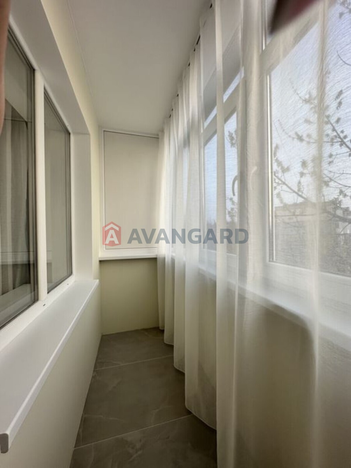 3 ��. ��������, 54/-/6 ��. �., 4/5 ������ ���� 18