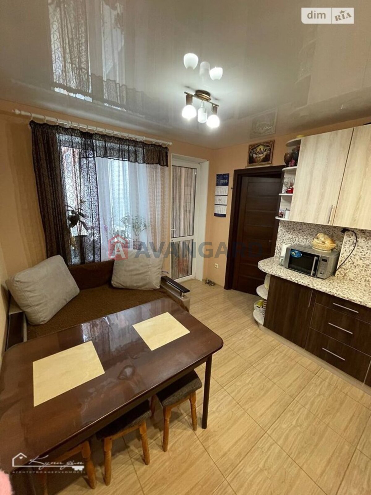 1 ��. ��������, 52/-/13 ��. �., 10/10 ������ ���� 3