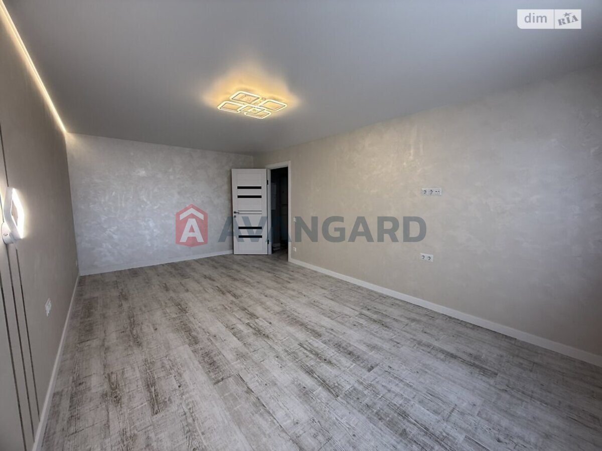 2 ��. ��������, 69/36/14 ��. �., 10/10 ������ ���� 7