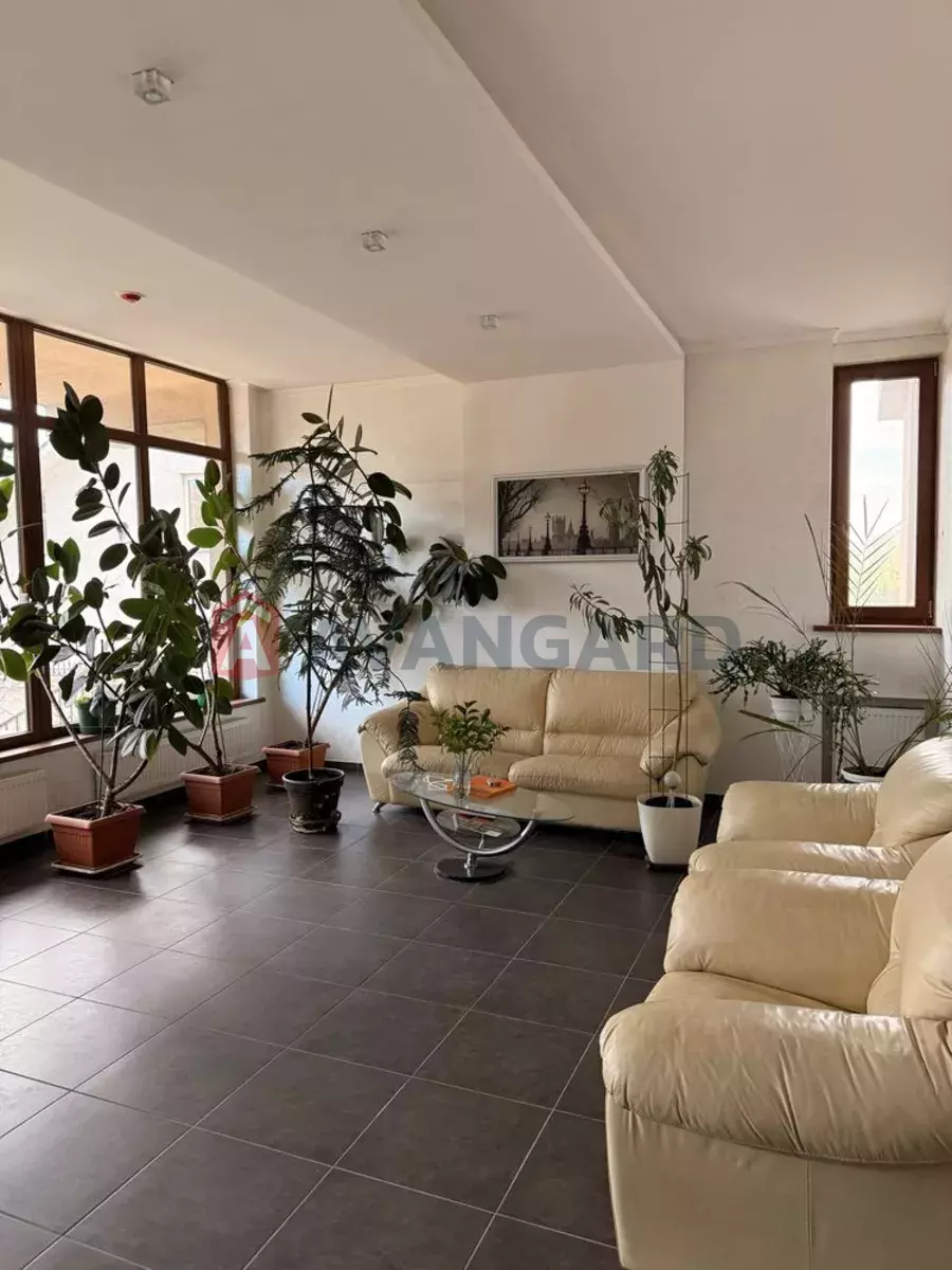 3 ��. ��������, 168/-/22 ��. �., 2/5 ������ ���� 18