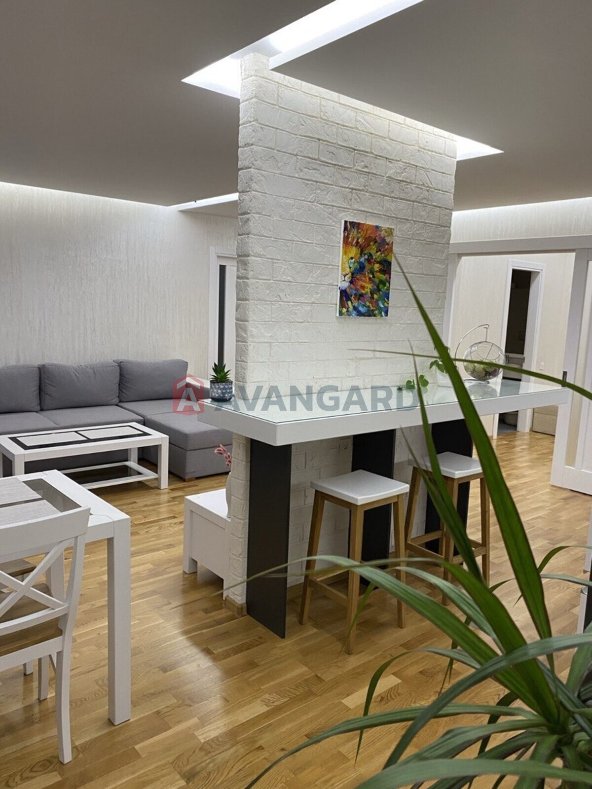 2 ��. ��������, 84/35/37 ��. �., 5/25 ������ ���� 9