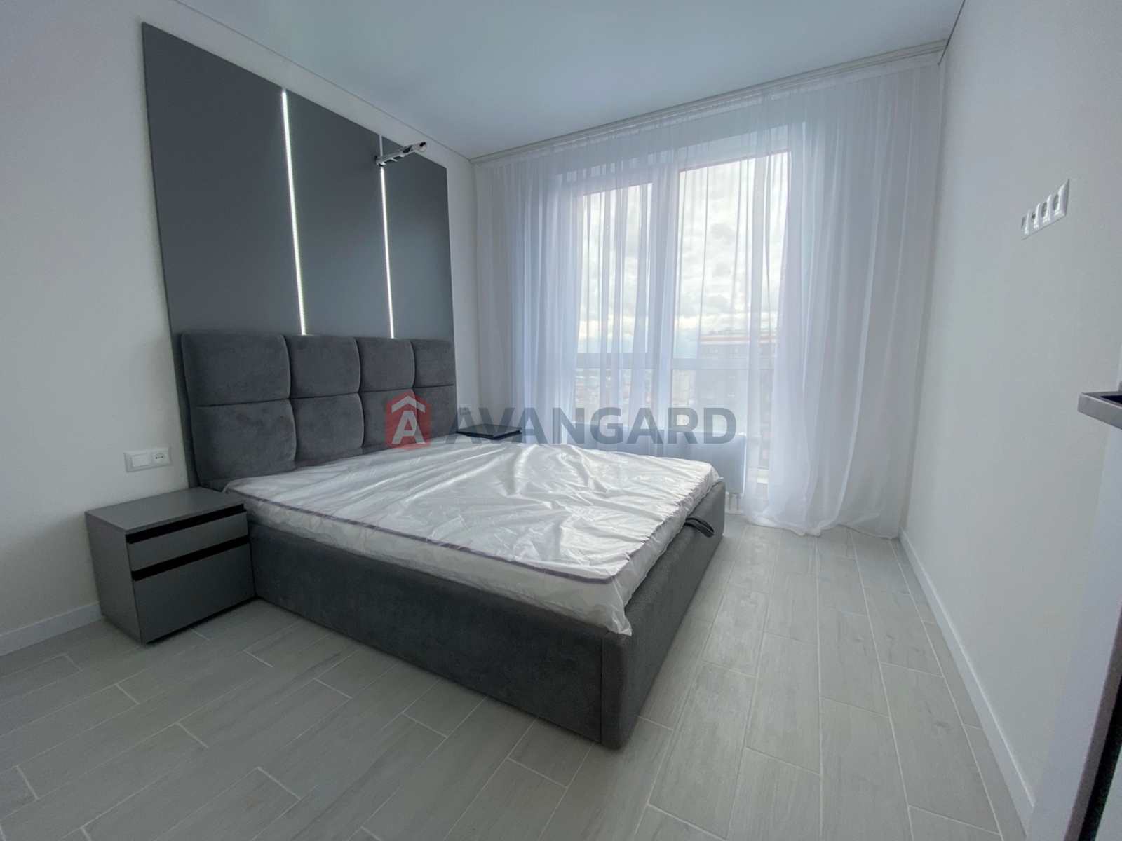 1 ��. ��������, 44/14/20 ��. �., 24/26 ������ ���� 9