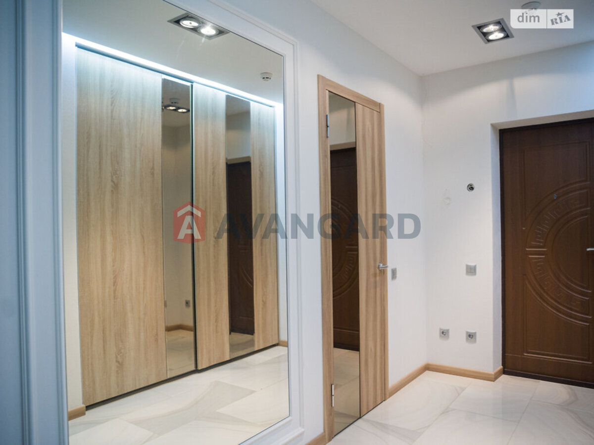 1 ����. ��������, 46/20/14 ��. �., 15/16 ���� ���� 25