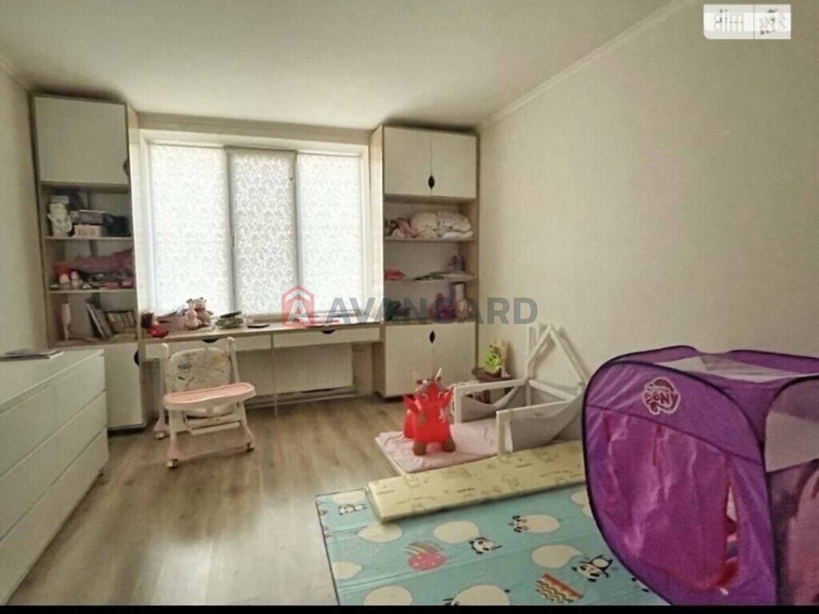 3 ��. ��������, 69/55/13 ��. �., 3/4 ������ ���� 11