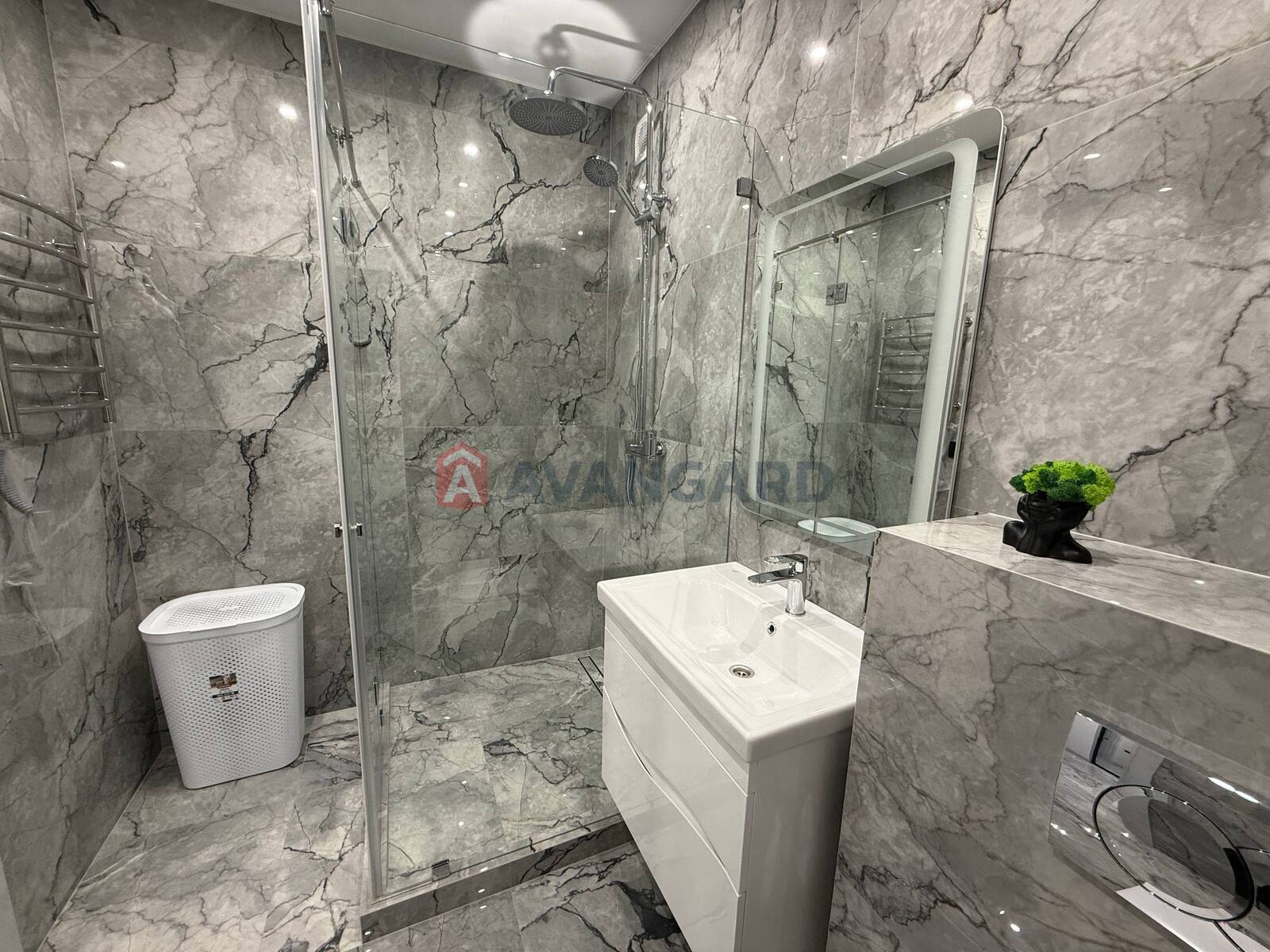 1 ��. ��������, 45/-/- ��. �., 9/10 ������ ���� 9