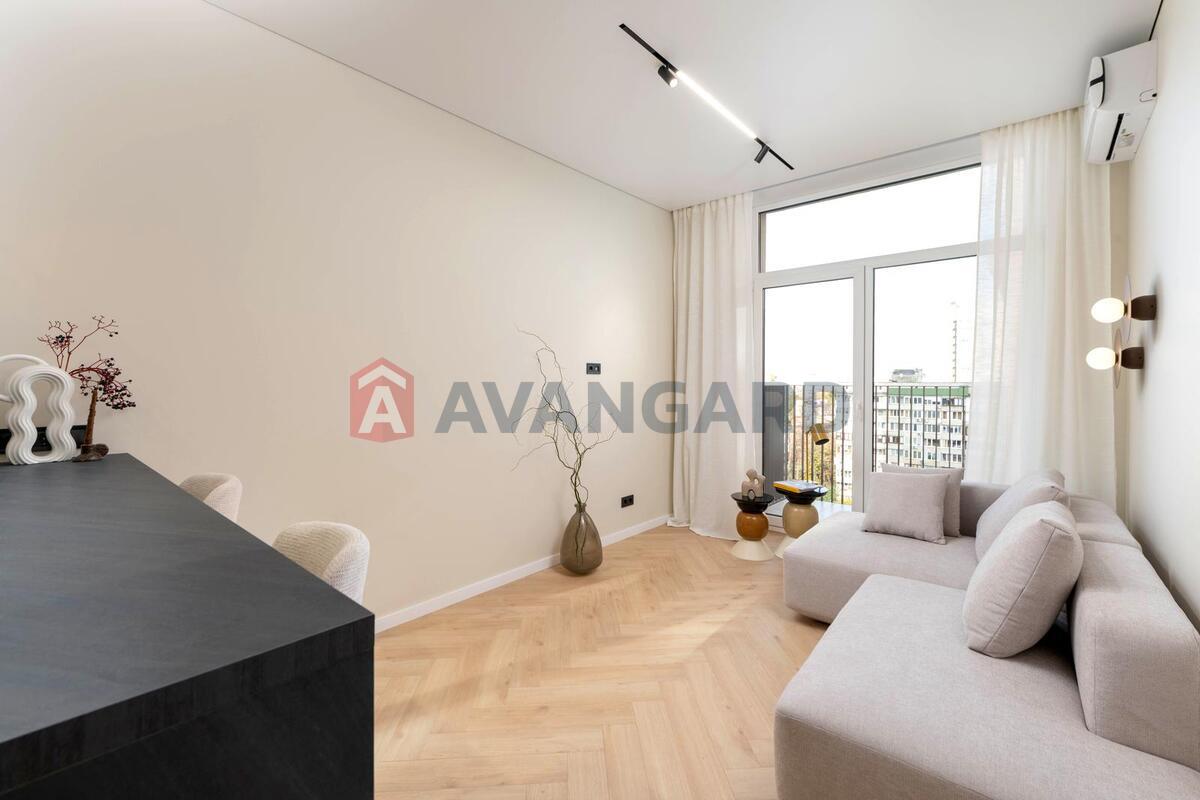 1 ��. ��������, 40 / 11 / 18 ��. �., 9/9 ������ ���� 16