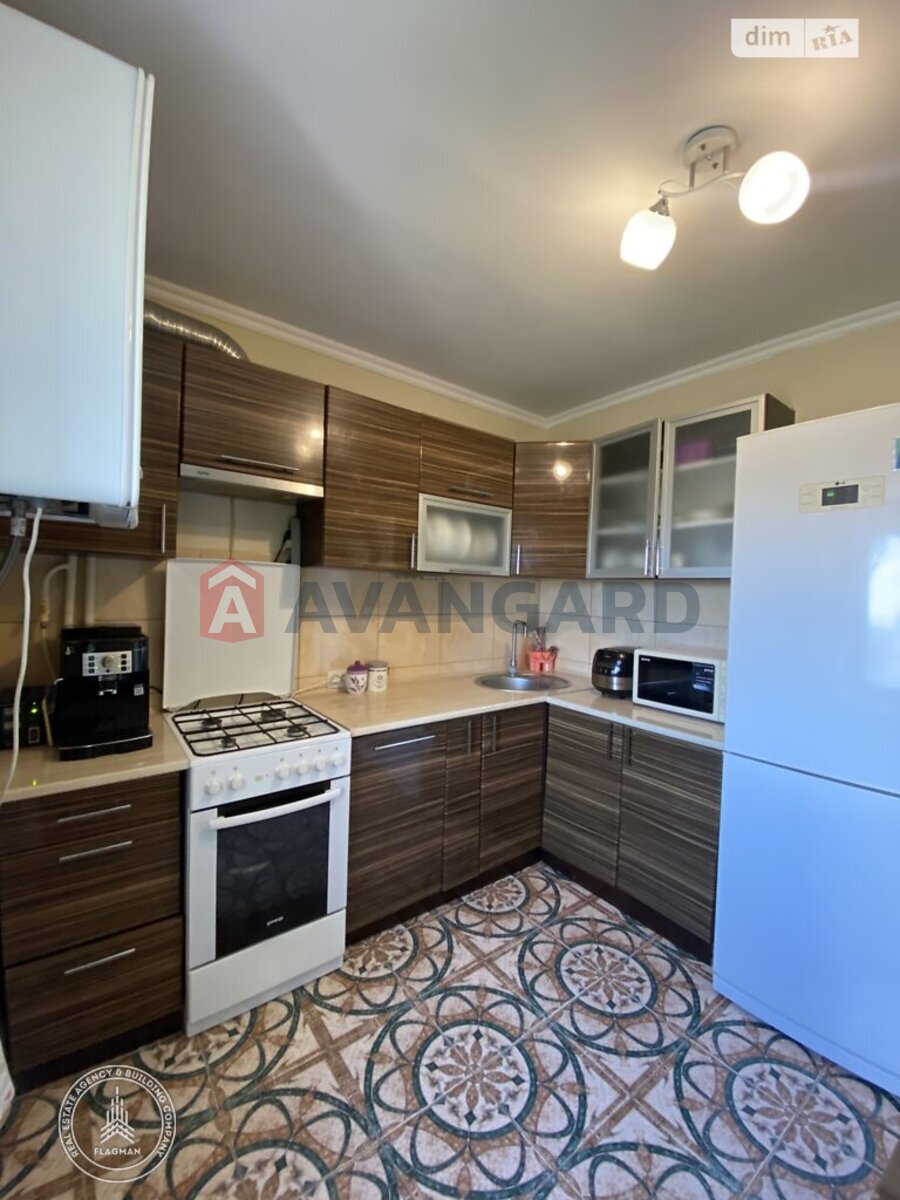 4 ��. ��������, 76/-/10 ��. �., 9/9 ������ ���� 4