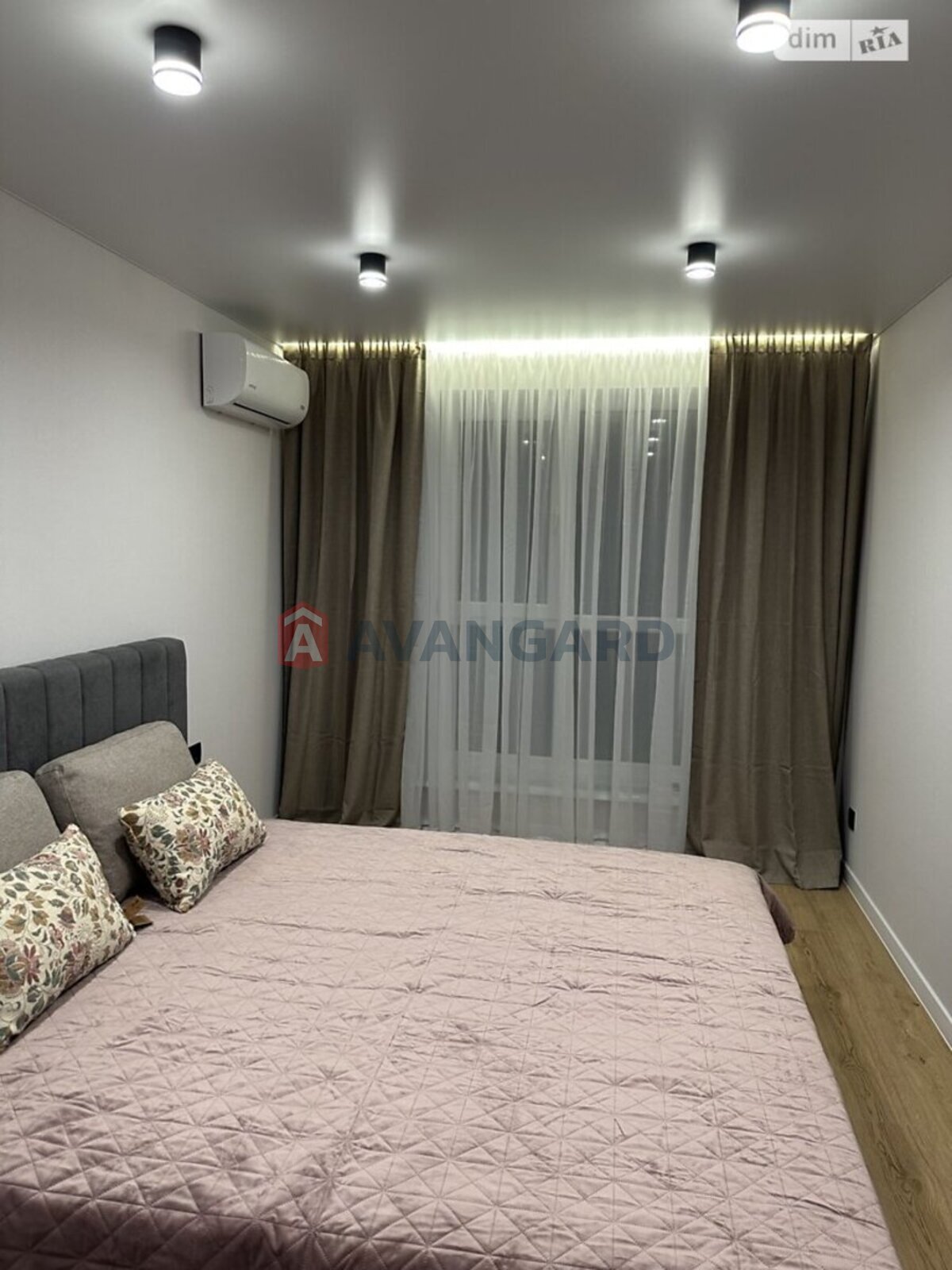 1 ��. ��������, 41/16/20 ��. �., 9/10 ������ ���� 10