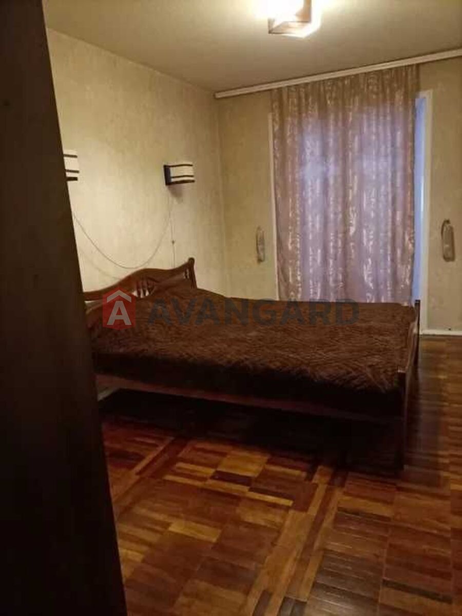 3 ��. ��������, 64/-/7 ��. �., 7/9 ������ ���� 8