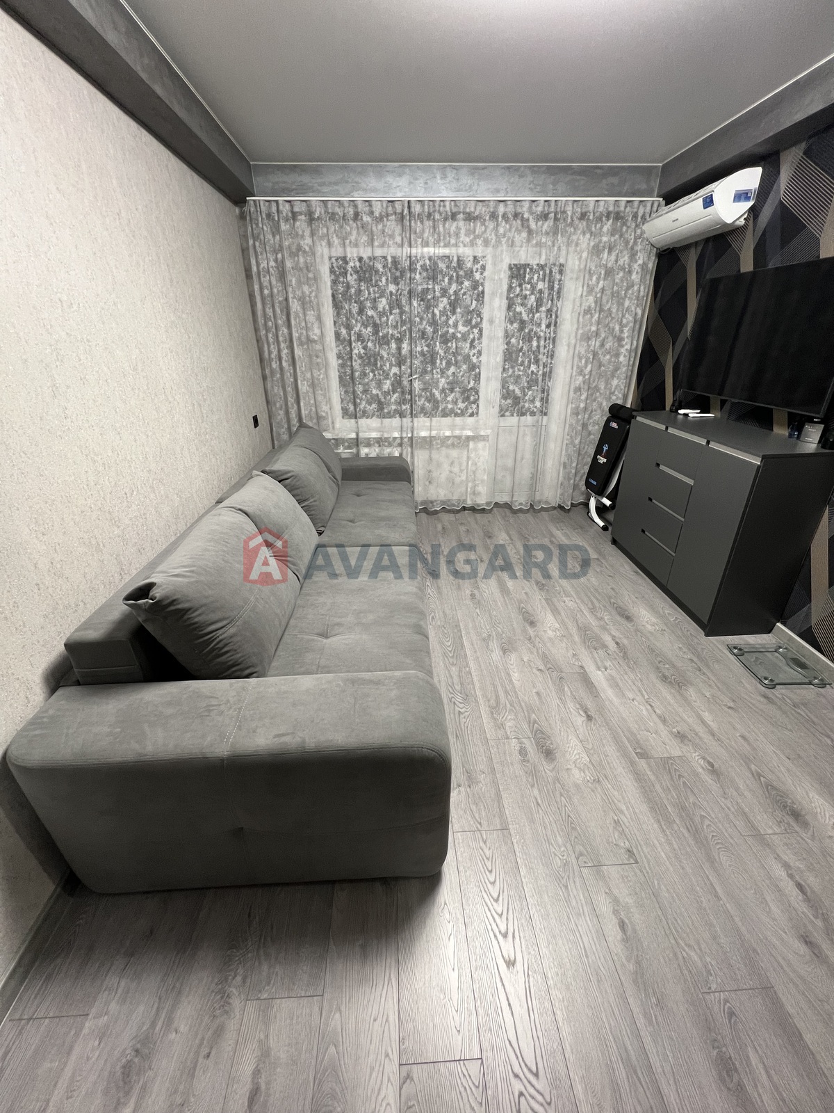 1 ����. ��������, 31,47/14,94/6,4 ��. �., 3/5 ���� ���� 10