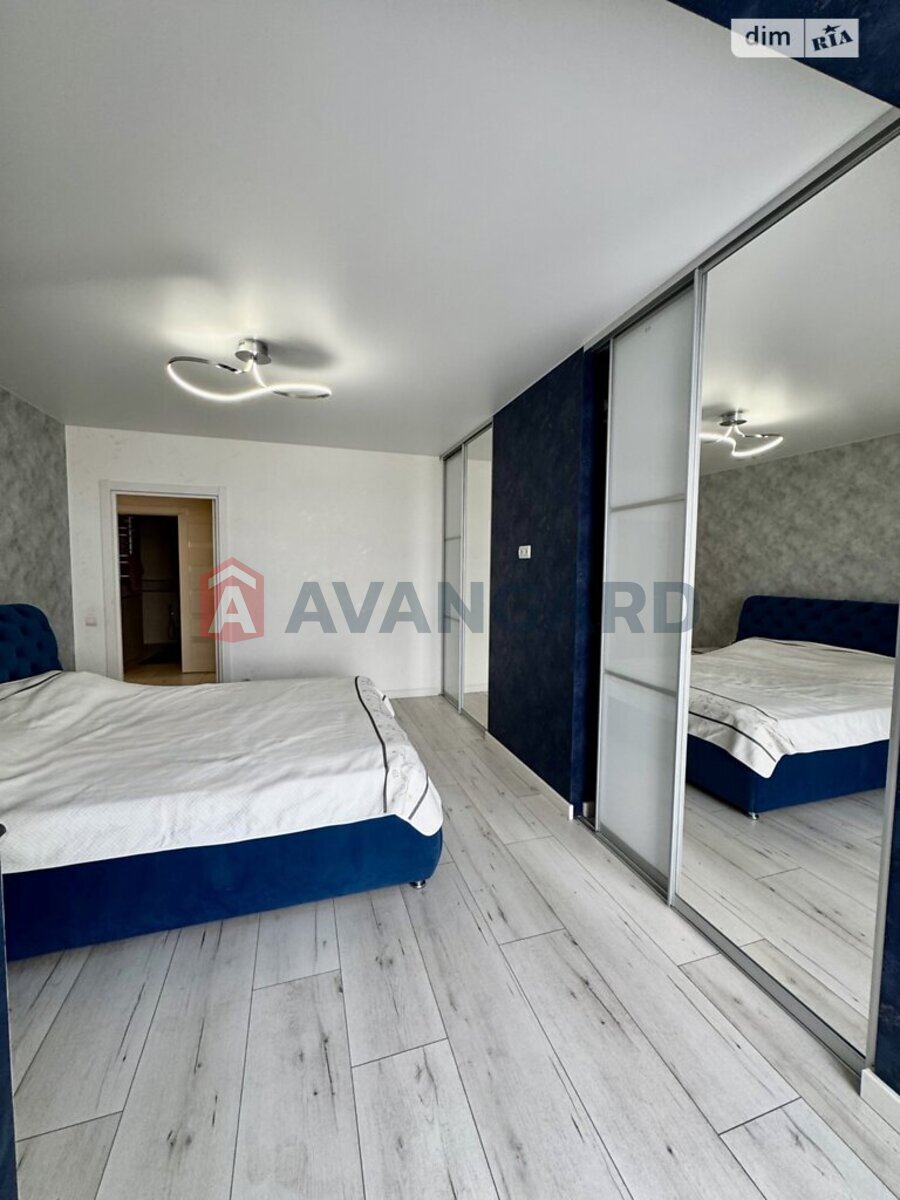 2 ��. ��������, 81/-/- ��. �., 8/12 ������ ���� 21