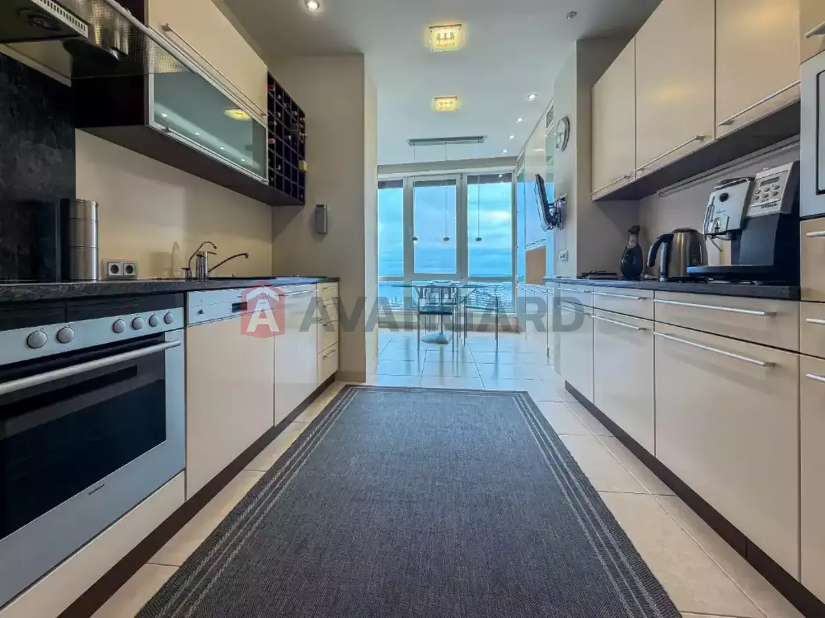 4 ��. ��������, 150/-/- ��. �., 8/14 ������ ���� 19