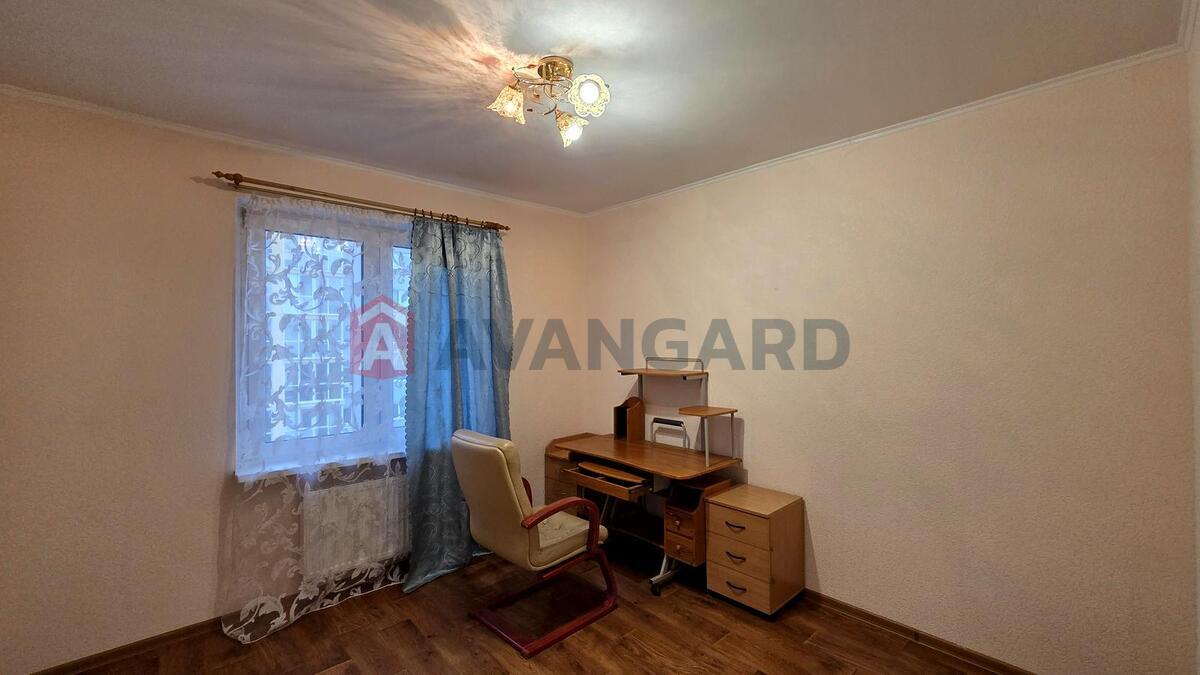 2 ��. ��������, 73 / 30 / 18 � ��. �., 6/25 ������ ���� 9