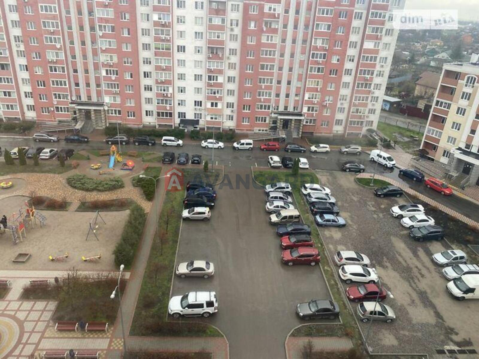 3 ��. ��������, 78/40/8 ��. �., 9/10 ������ ���� 1