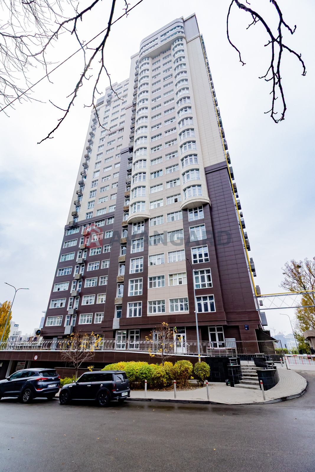 3 ��. ��������, 101/48/20 ��. �., 2/24 ������ ���� 27