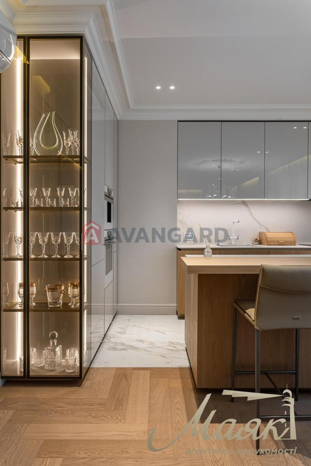 3 ��. ��������, 122/60/40 ��. �., 12/24 ������ ���� 11