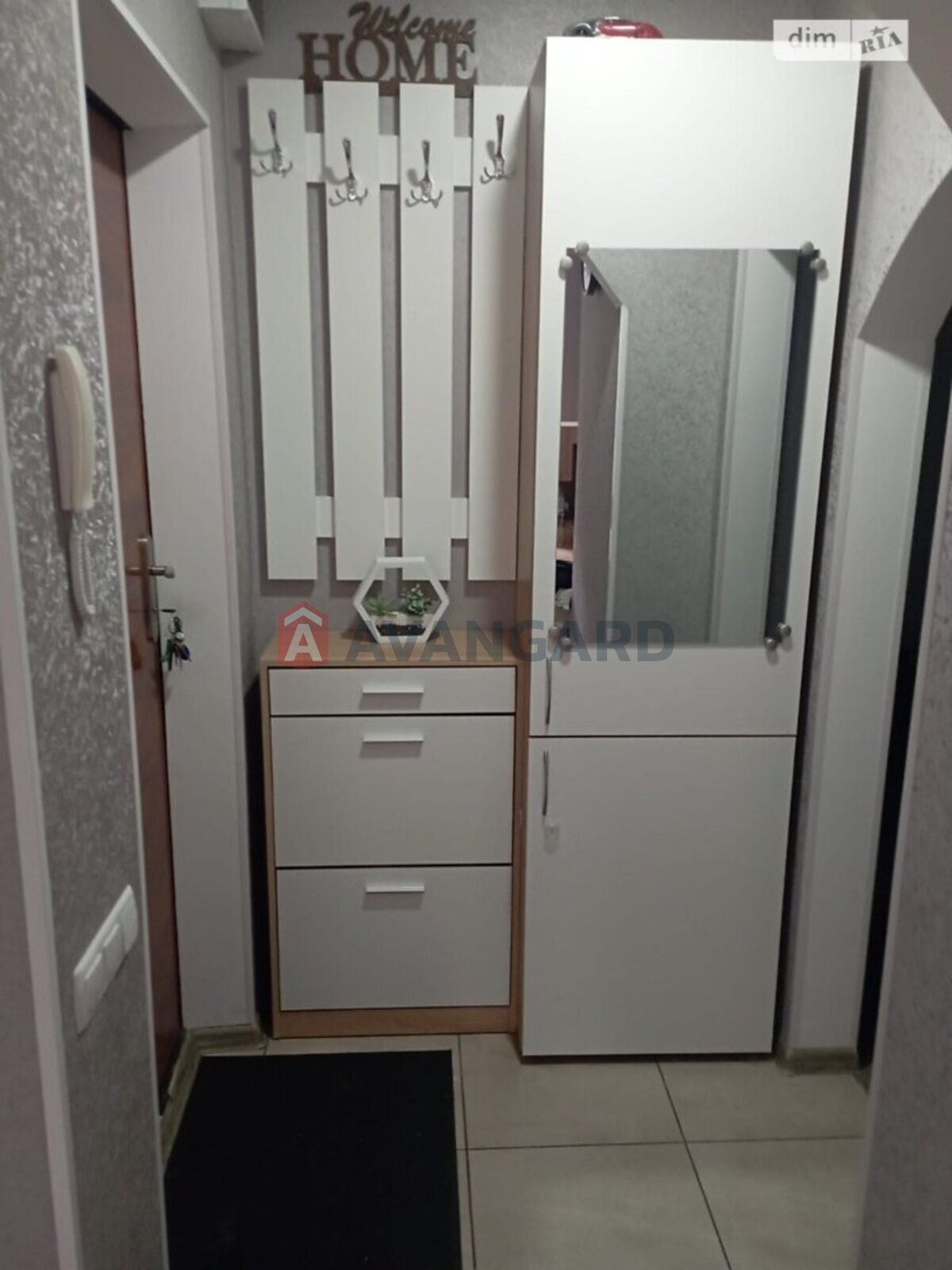 3 ��. ��������, 63/-/8 ��. �., 2/9 ������ ���� 3