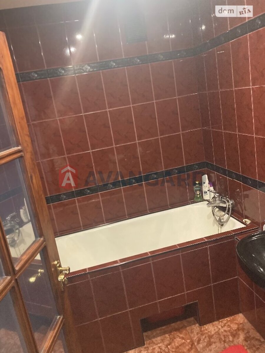 3 ��. ��������, 56/40/9 ��. �., 4/5 ������ ���� 24