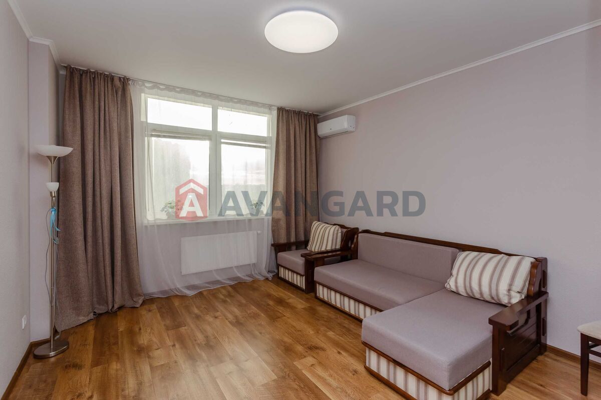 1 ��. ��������, 43/18/12 ��. �., 24/26 ������ ���� 3