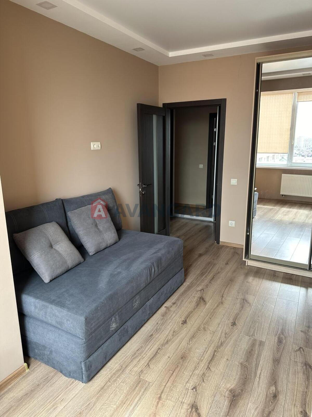 3 ��. ��������, 94/50/12 ��. �., 11/12 ������ ���� 6