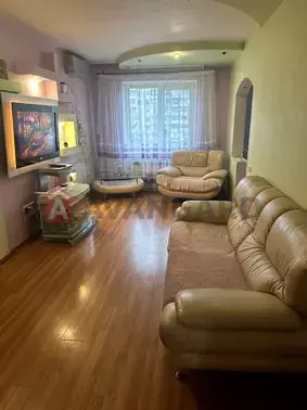 3 ��. ��������, 79/67/12 ��. �., 4/9 ������ ���� 6