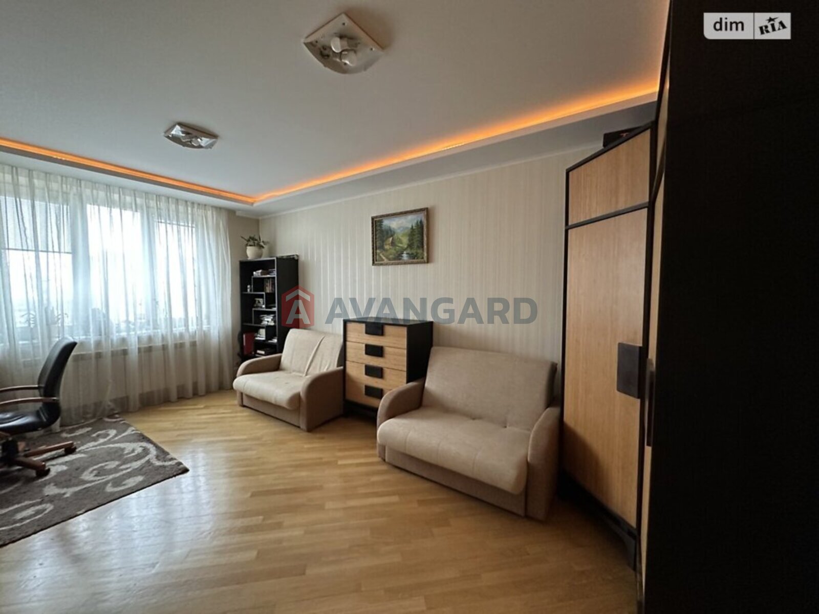 3 ��. ��������, 140/76/18 ��. �., 3/9 ������ ���� 12