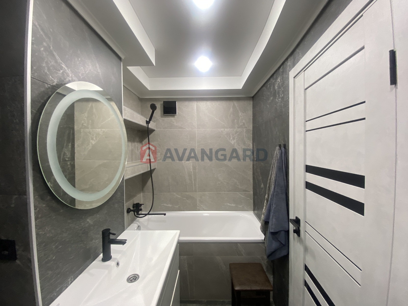 3 ��. ��������, 56/-/6 ��. �., 3/5 ������ ���� 8