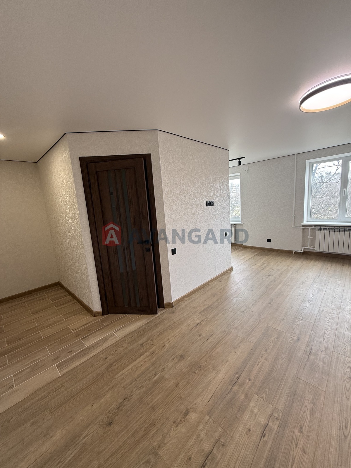 2 ��. ��������, 48/30/8 ��. �., 3/9 ������ ���� 16