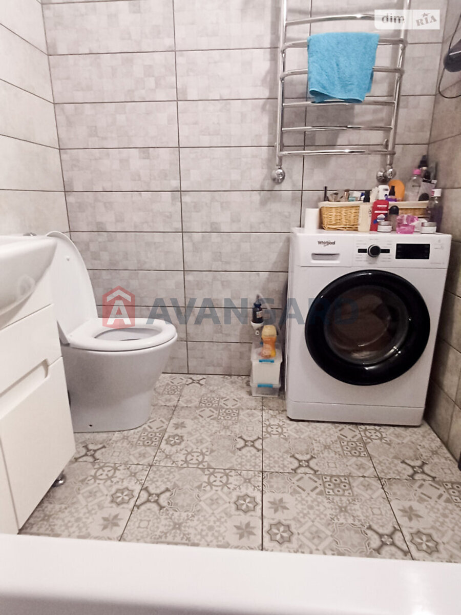 1 ��. ��������, 48/18/14 ��. �., 3/12 ������ ���� 7