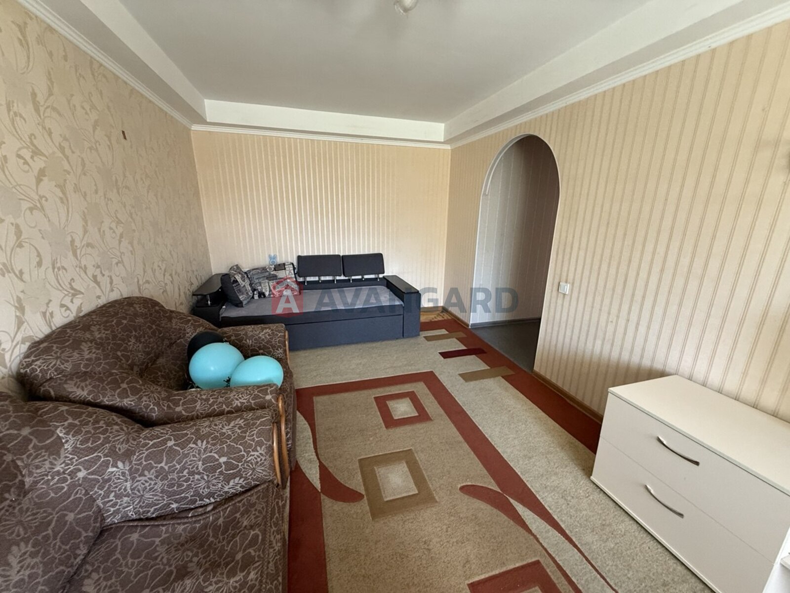 2 ��. ��������, 51.01/28.3/8.8 ��. �., 2/9 ������ ���� 10