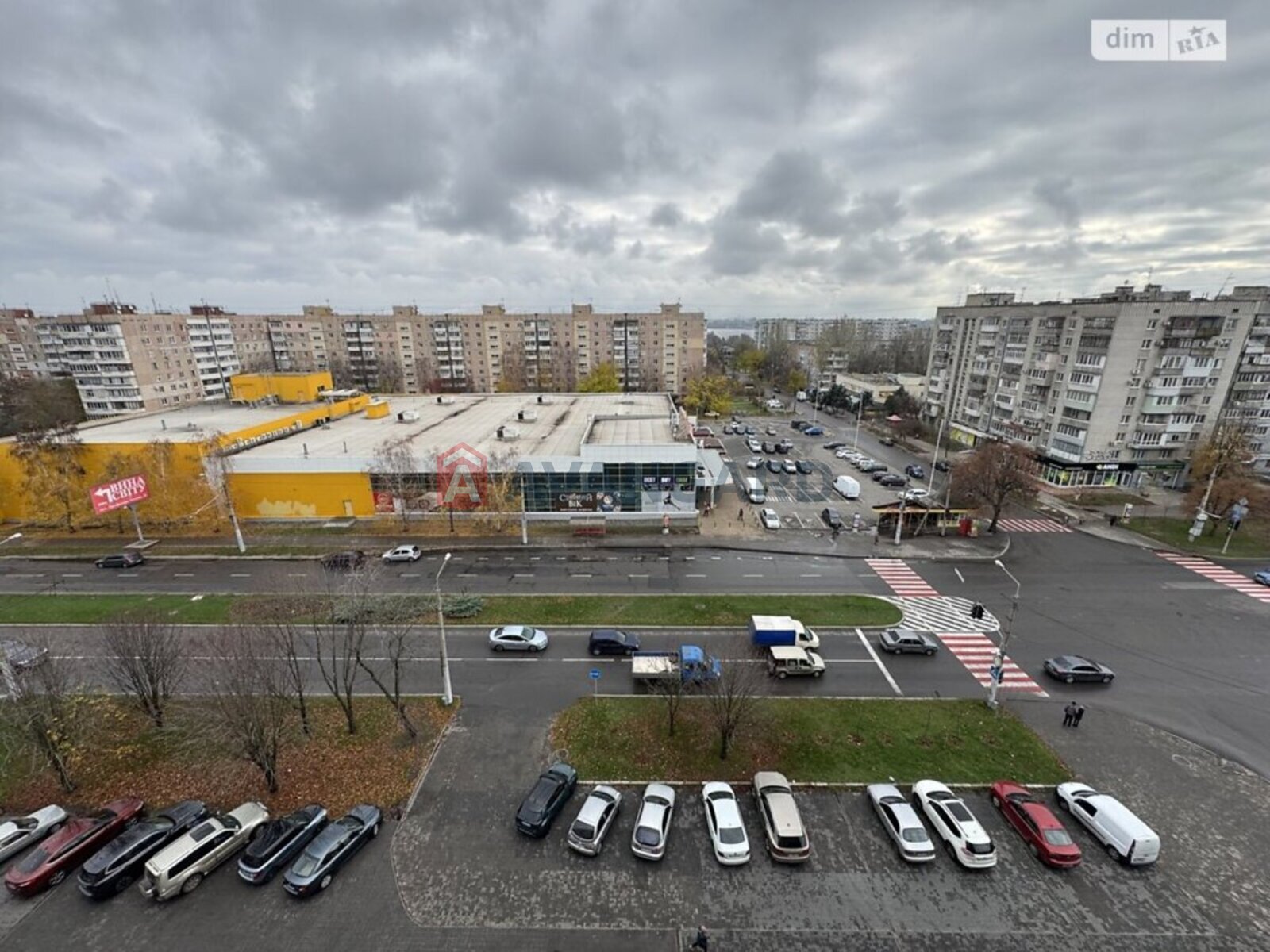 3 ��. ��������, 64/42/8 ��. �., 9/9 ������ ���� 15